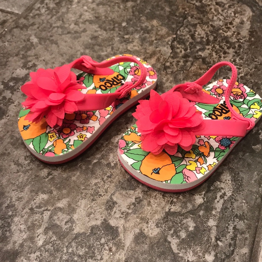 Pink flip flops circo size 5/6